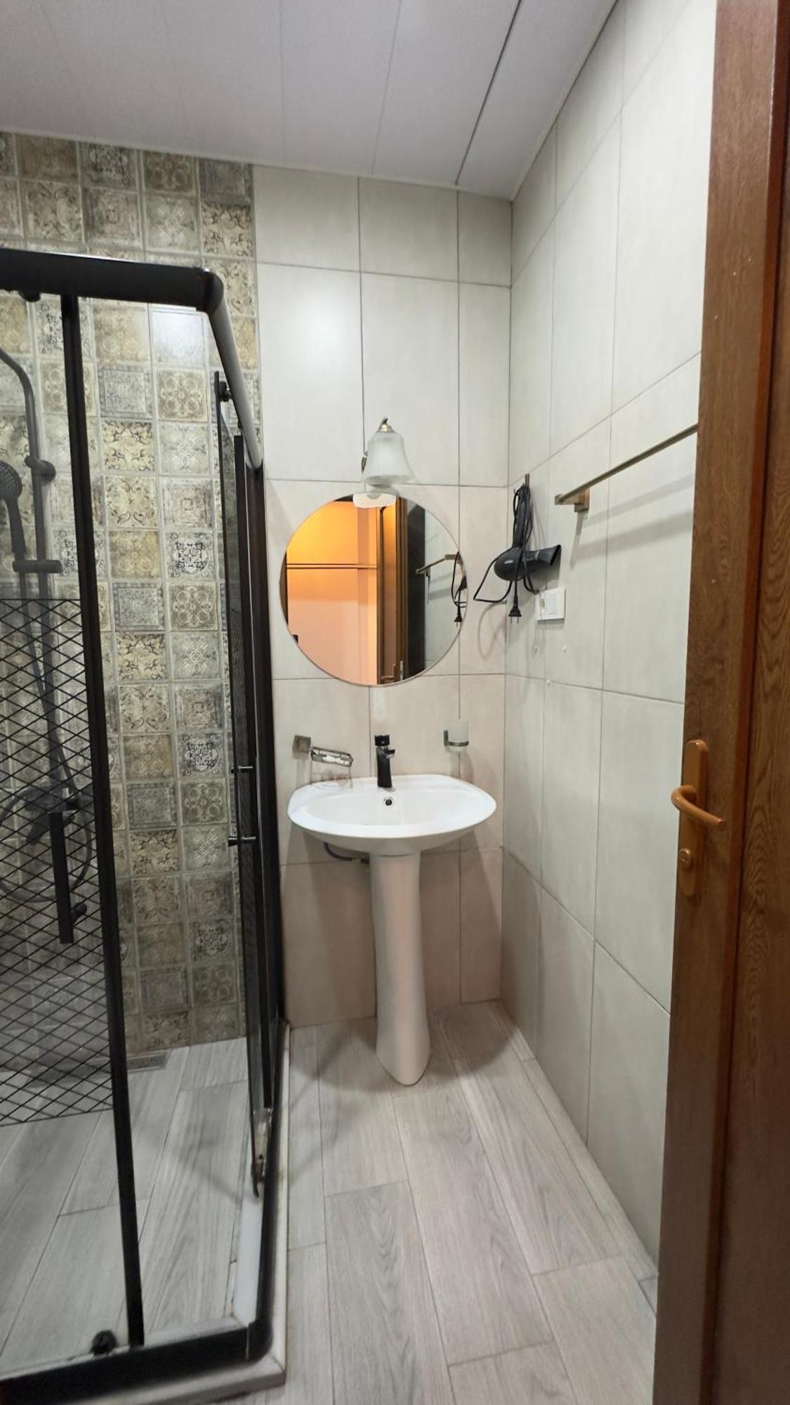 Hotel Ticiani 13 Koutaïssi Extérieur photo