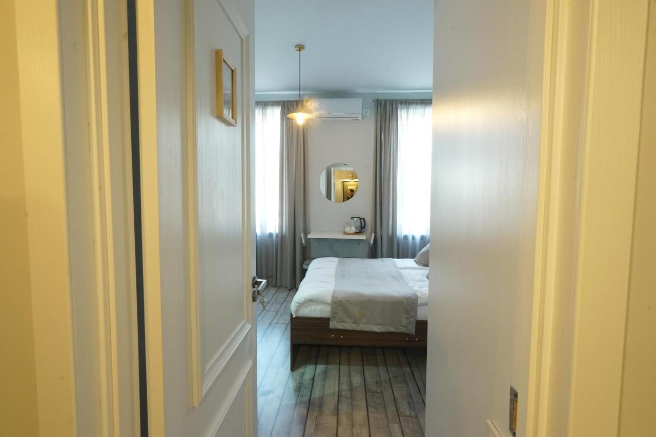 Hotel Ticiani 13 Koutaïssi Extérieur photo